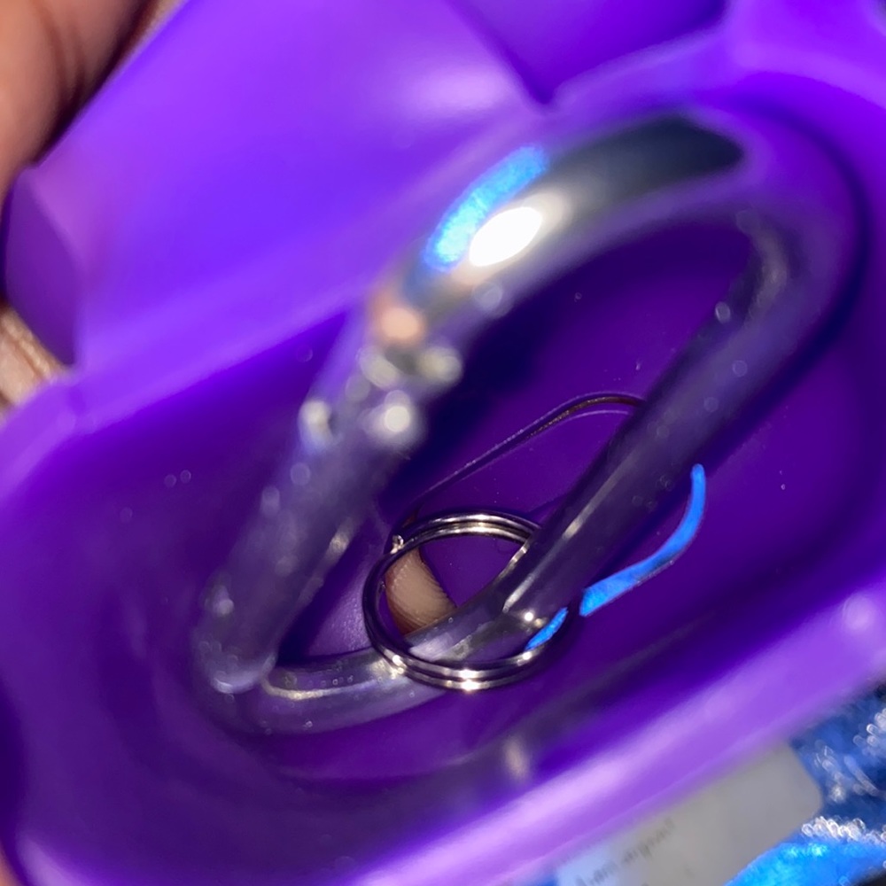 AirPod case - Picture 3 of 4